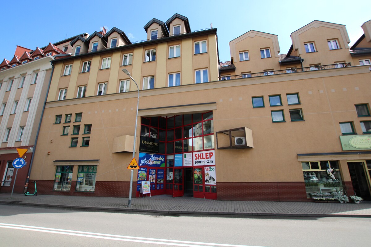 Elbląg NIERUCHOMOŚCI ANNA KRASZEWSKA Lokal handlowo-usługowy na parterze w centrum miasta ul.