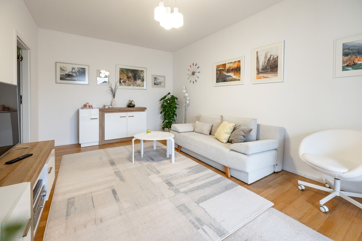 Elbląg Sprzedam mieszkanie 2 pokojowe, 53,77 m2 na osiedlu przy ul. Łęczyckiej. Gotowe do zamieszkania.