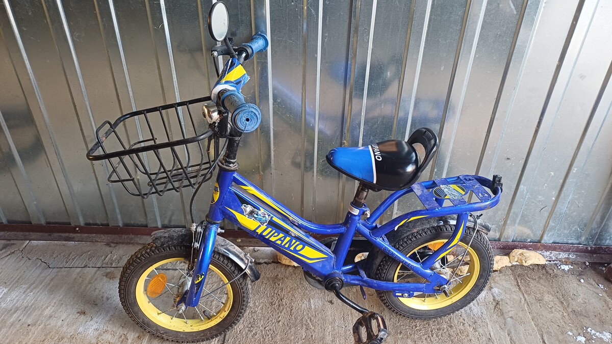 Elbląg Sprzedam rowerek dziecięcy na kołach 12,dodatkowo2 kółka boczne. Rower w 100% sprawny. Idealny do nauki dla