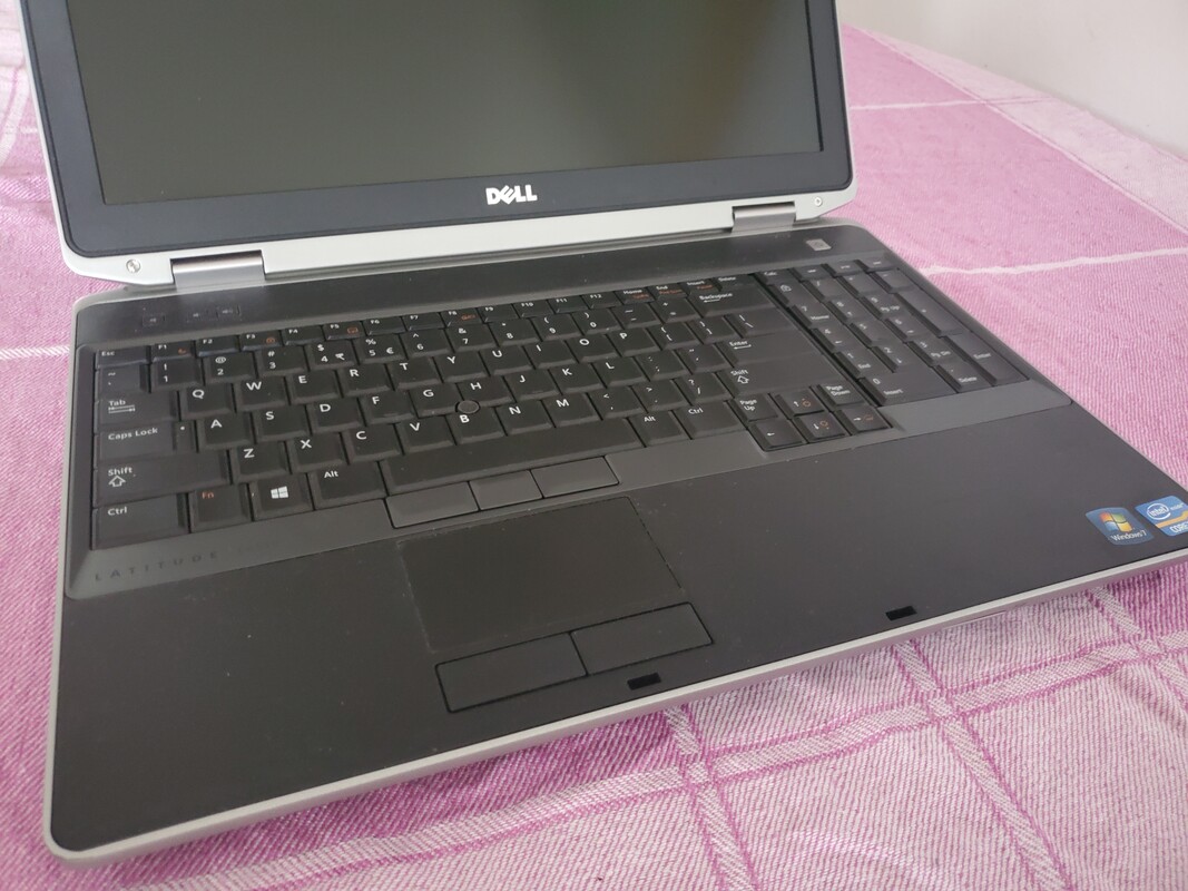 Elbląg Sprzedam komputery stacjonarne i laptopy Dell w dobrej cenie. Procesory Intel i5 lub i7 (3-8 generacja), 8GB