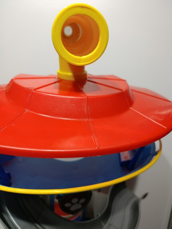 Elbląg Sprzedam bazę Psi patrol. Stan dobry. Do wyczyszczenia. Po naciśnięciu świeci się i wypowiada różne zdania w