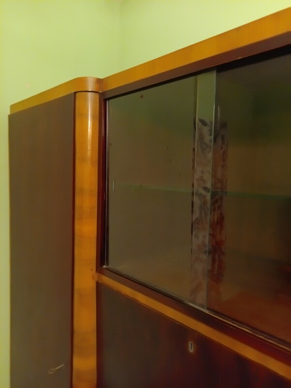 Elbląg Drzwi na mosiężnych zawiasach taśmowych. Zamki sprawne Zadbana, czysta, bez uszkodzeń, bez korników. Do małej