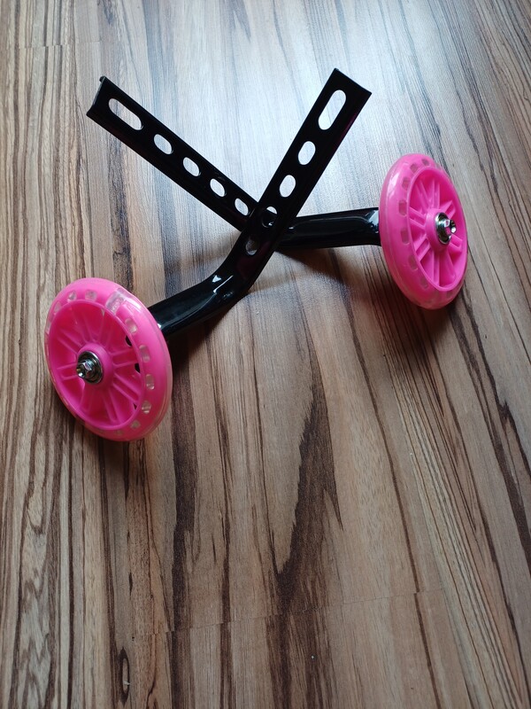 Elbląg Kółka boczne do roweru LED średnica 11 cm stan doskonały jak nowe