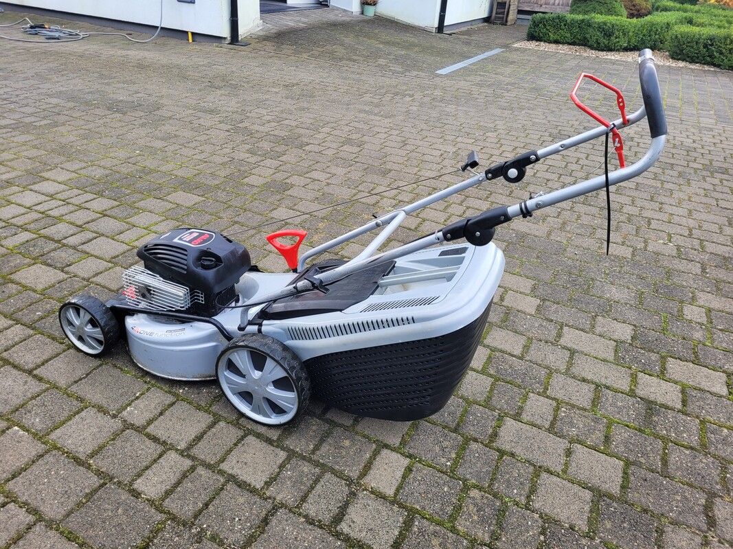 Elbląg Używana sprawna duża kosiarka spalinowa firmy AL-KO serii 500 model 470B napędzana niezawodnym silnikiem