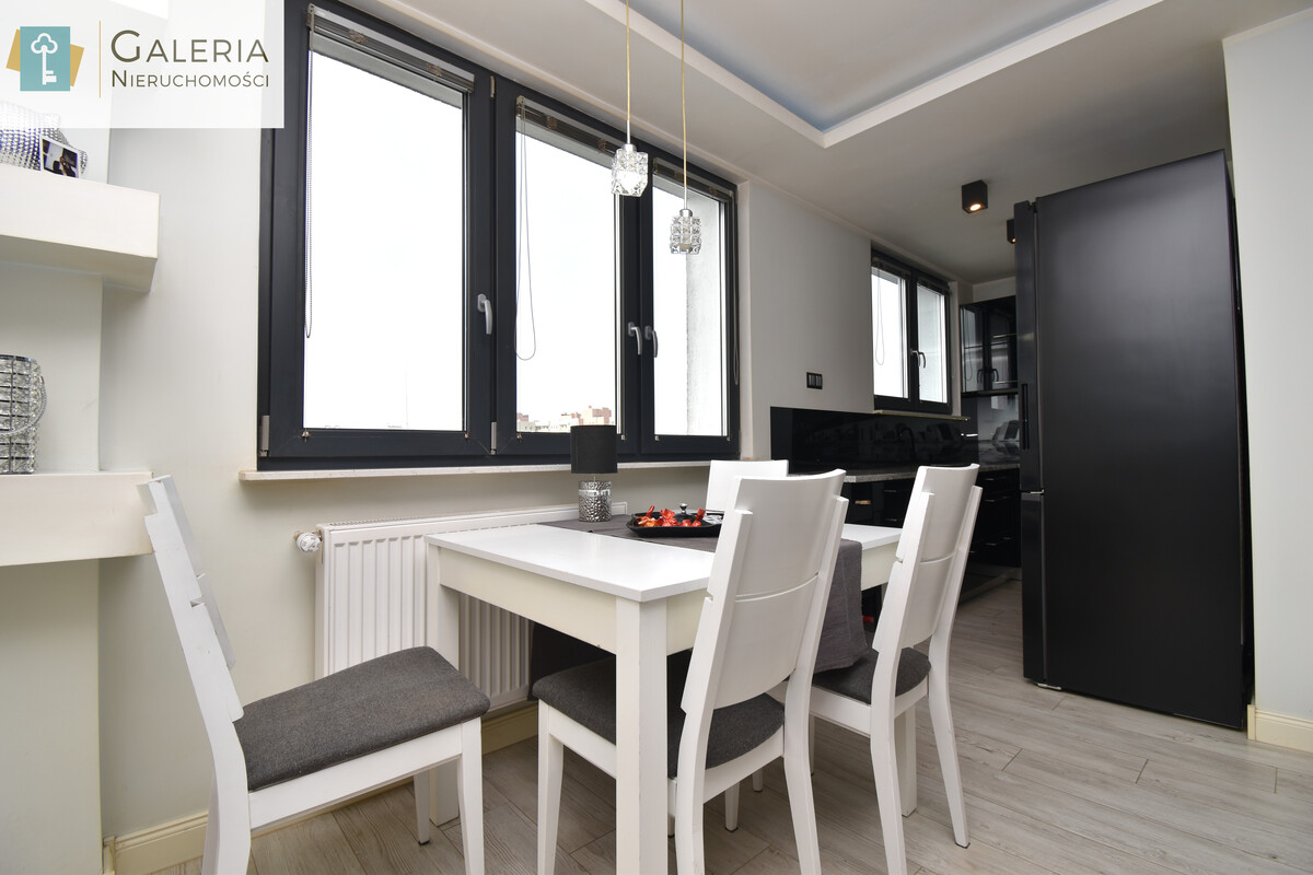 Elbląg GALERIA NIERUCHOMOŚCIZ pasji i miłości do nieruchomościNa sprzedaż: 2 pokoje przy rynkuul. Płk