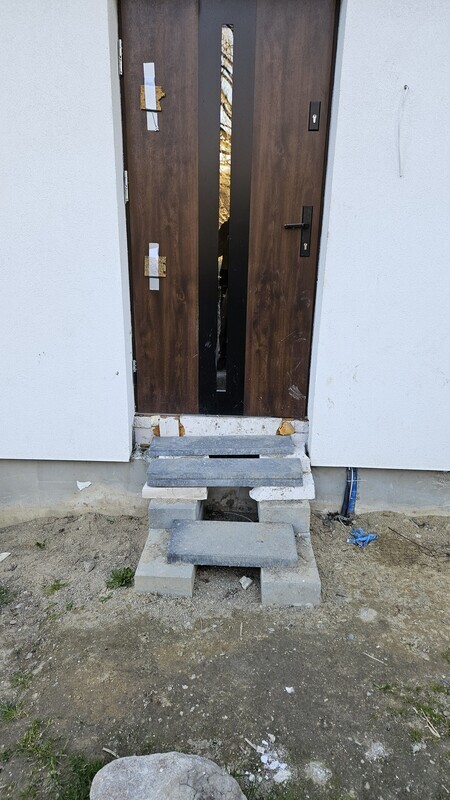 Elbląg Zlecę wykonanie betonowych schodów wejściowych do budynku  o wymiarach 230x230cm z jednym stopniem, 23 km od