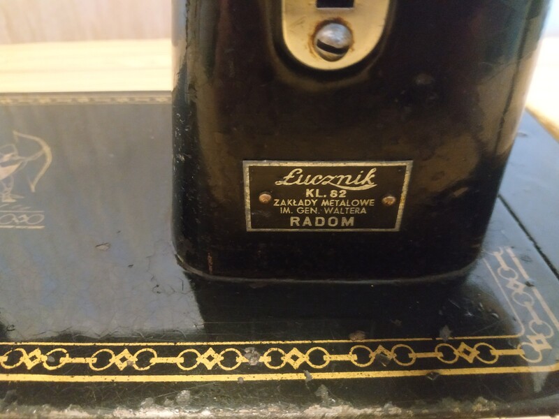 Elbląg Sprzedam maszynę do szycia ŁUCZNIK KL.82 z szafką napędzaną nożnie, produkowana w latach 1954-1959 w pełni