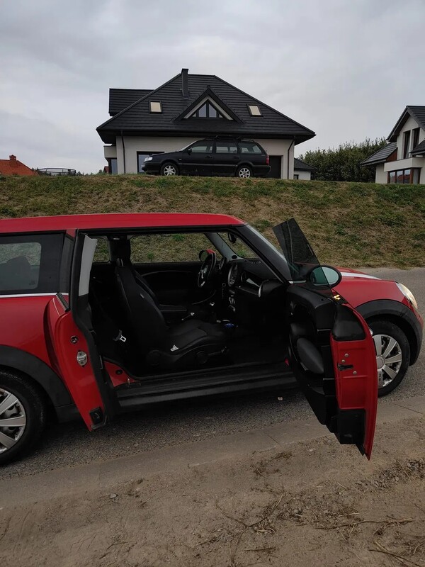 Elbląg MINI CLUBMAN – Praktyczne i stylowe kombi z 2008 roku, które łączy funkcjonalność z charakterystycznym
