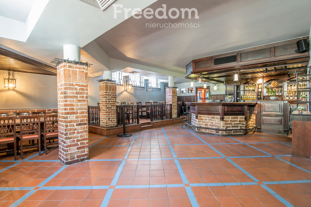 Elbląg FREEDOM NIERUCHOMOŚCISprzedam lokal użytkowy - Elbląg, Stary Rynek. Wyjątkowy lokal inwestycyjny przy
