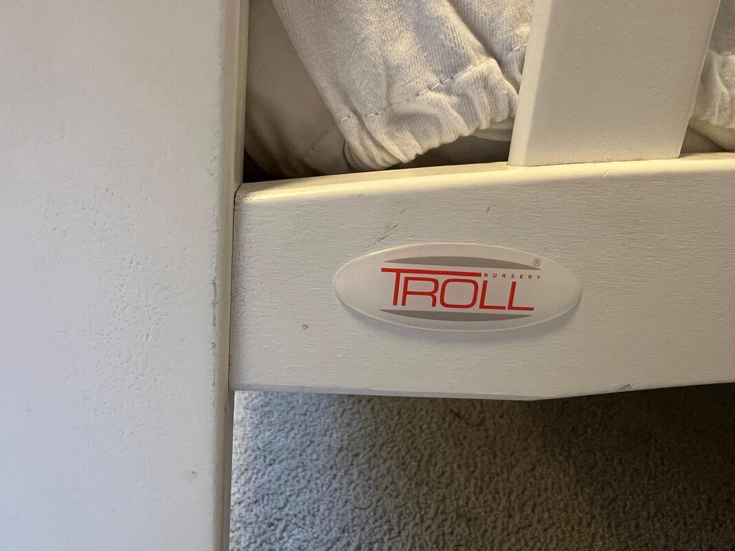 Elbląg Sprzedam drewniane łóżeczko Troll Nicole + materac gryczano-kokosowy 120x60 cm