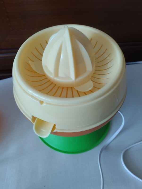 Elbląg Sprzedam Wyciskarkę do soków z zaworem zapobiegającym kapaniu. Wyciskarka jest nieużywana. Cena 40 zł. Odbiór