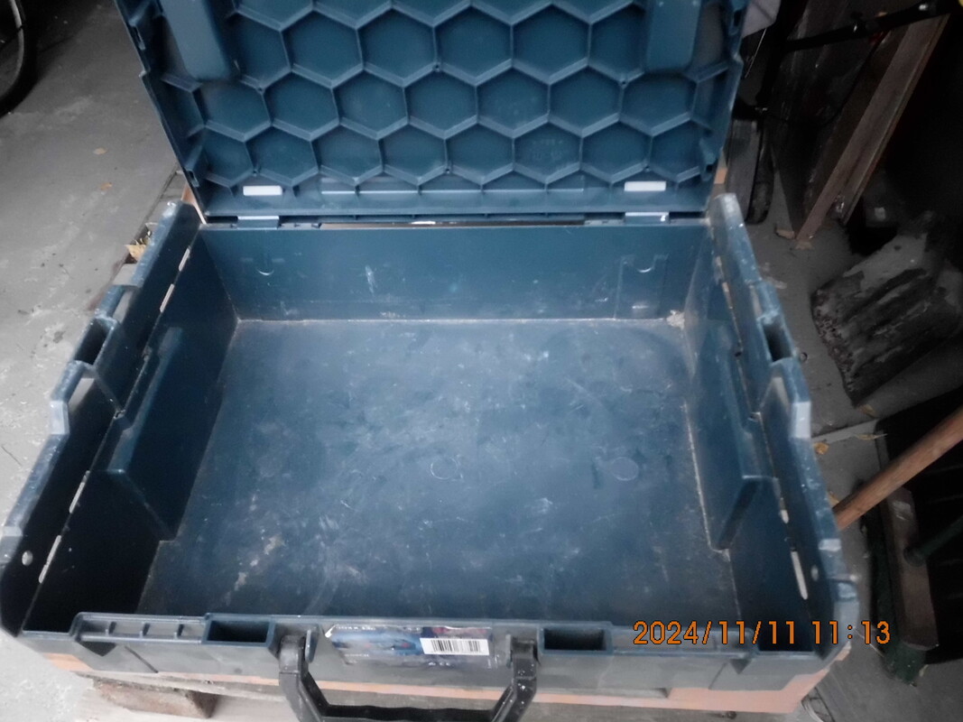 Elbląg Szlifierka prosta makita GD0800C. Szlifierka prosta Makita w stanie używanym. Narzędzie jest w dobrym stanie