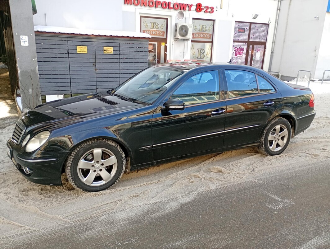 Elbląg Witam posiadam na sprzedaż Mercedesa benz e280.W idealnym stanie wizualnym i technicznym. Auto posiada bogate