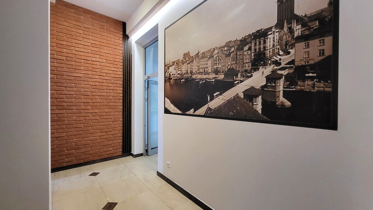 Elbląg KWADRAT NIERUCHOMOŚCI2 pokoje, 71 m2apartamentowiec z 2020 r. IV ostatnie piętro - windamedia z