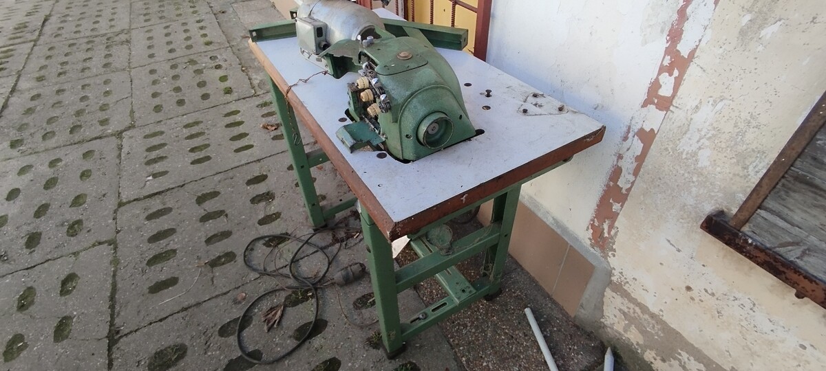 Elbląg Sprzedam overlock 3 nitkowy Textima. Zasilanie 380/220volt Zainteresowany/na ?dzwoń.
