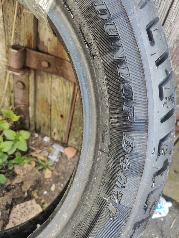 Elbląg Sprzedam nową oponę DUNLOP 402F. .. nowa jak widać na zdjęciach. .. Na oponie jest napis Harley Davidson. ..