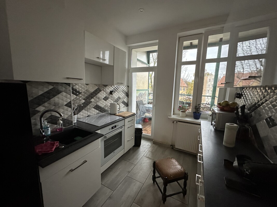 Elbląg BIURO NIERUCHOMOŚCISZULC& SZULCSprzedam mieszkanie w Elblągu ul. Królewiecka, mieszkanie o pow.65,8m2 na 2