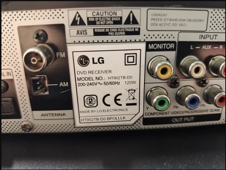 Elbląg Sprzedam zestaw KINA DOMOWEGO marki LG HT902TB-D0.Posiadam cały zestaw ( 5 głośników, subwoofer, DVD + pilot ).