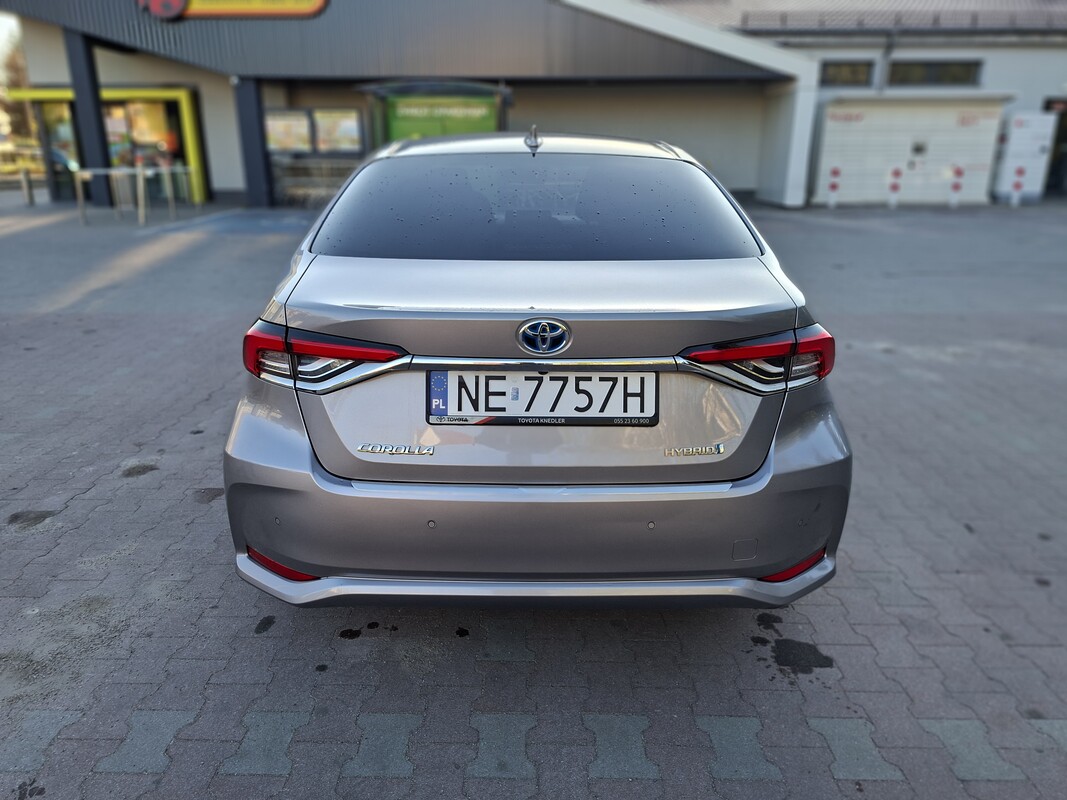 Elbląg Sprzedam hybrydową Toyotę Corollę 1.8,rocznik 2019.Wersja Comfort z pakietem protection, tech i style. Przebieg