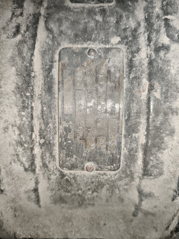 Elbląg Sprzedam zabytkowy niemiecki silnik trzy fazowy elektryczny 3 kw i przekładnie zębatą prawdopodobnie do pasa