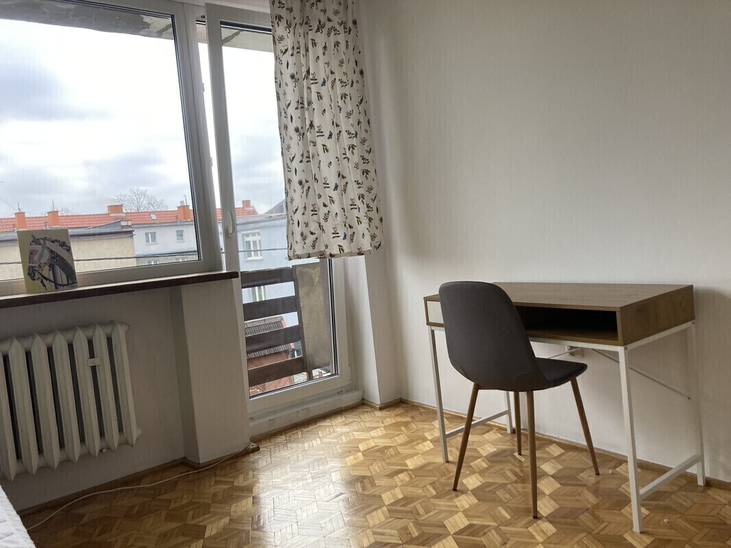 Elbląg Wynajmę umeblowany pokój z balkonem w domu jednorodzinnym, do dyspozycji kuchnia, dwie łazienki,