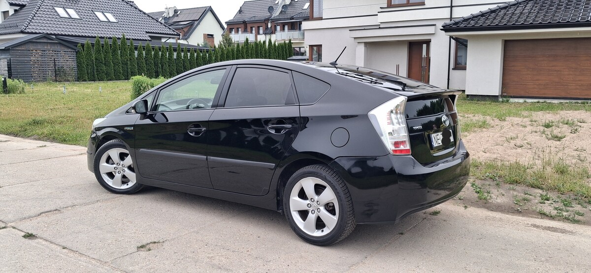 Elbląg Sprzedam Toyota Prius 3 1.8 139KM Hybrid 2009r. Sprowadzona Zarejestrowana Garażowana Czarna Alu17 Skóra Navi