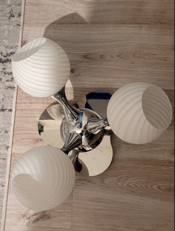 Elbląg ♦️szafka IKEA (można ją powiesić)- kawa rozpuszczalną
♦️ żyrandol na 3 żarówki- 50