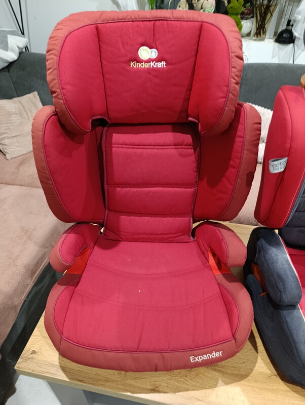 Elbląg Sprzedam dwa foteliki 15-36 kg 100 zł sztuka odbiór (po wcześniejszym uzgodnieniu) od poniedziałku do piątku od