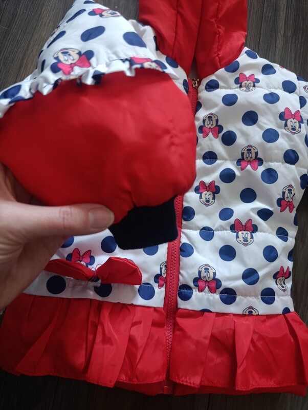 Elbląg Sprzedam kurtkę na zimę dla dziewczynki z motywem Myszki Minnie. Stan bardzo dobry jedynie małe zaciągnięcie na