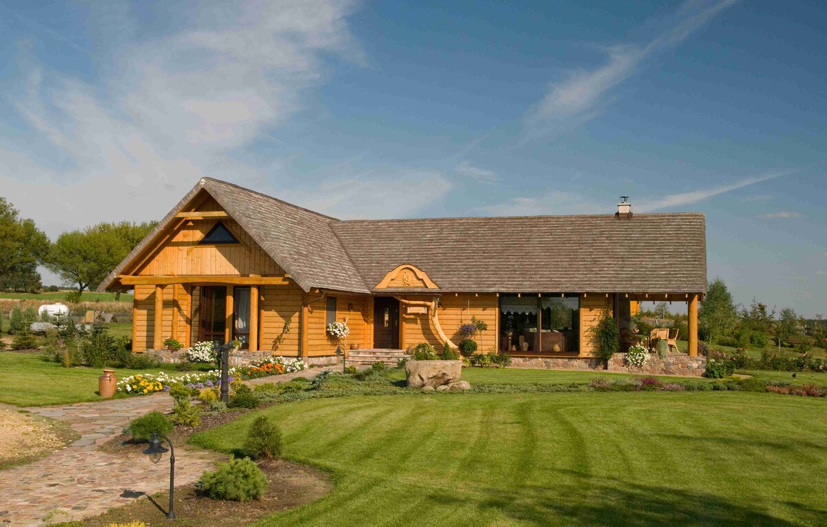 Elbląg DOM DREWNIANY JEDNORODZINNY ECOHOUSE IIIJesteśmy firmą zajmującą się produkcją domów drewnianych mieszkalnych