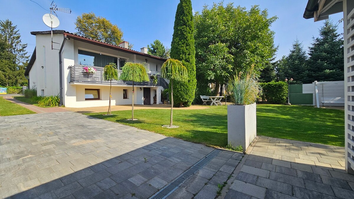 Elbląg BIURO NIERUCHOMOŚCISZULC& SZULCDom - Jantar ul. GdańskaPowierzchnia domu: 200 m2Powierzchnia działki: 800