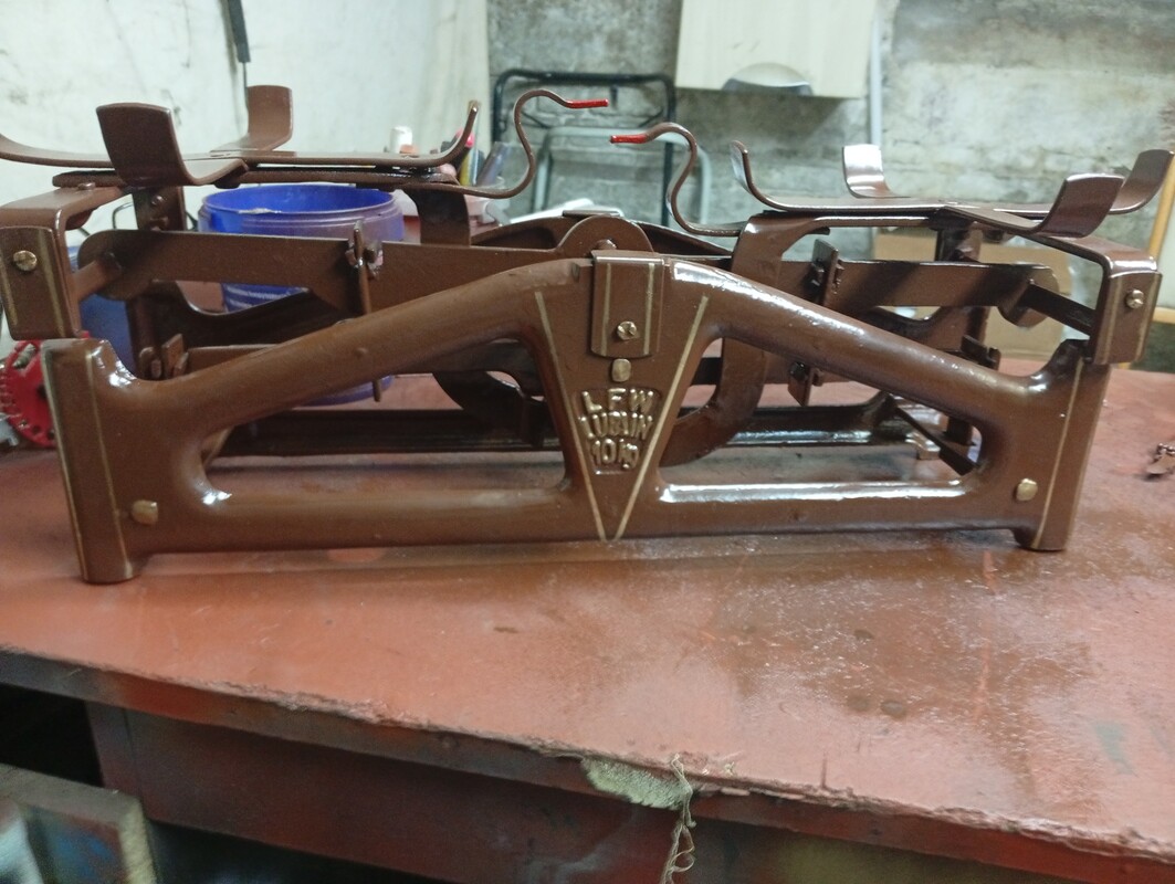 Elbląg OKAZJA! Sprzedam 2 wagi szalkowe zabytek PRL po całkowitej renowacji sprawna atrakcyjny wygląd szalki