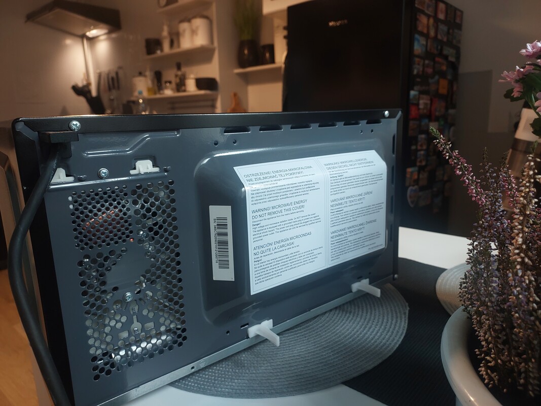 Elbląg Sprzedam kuchenkę mikrofalową AMICA AMMF20M1GB 700W średnica 25.5 cm pojemność 20L