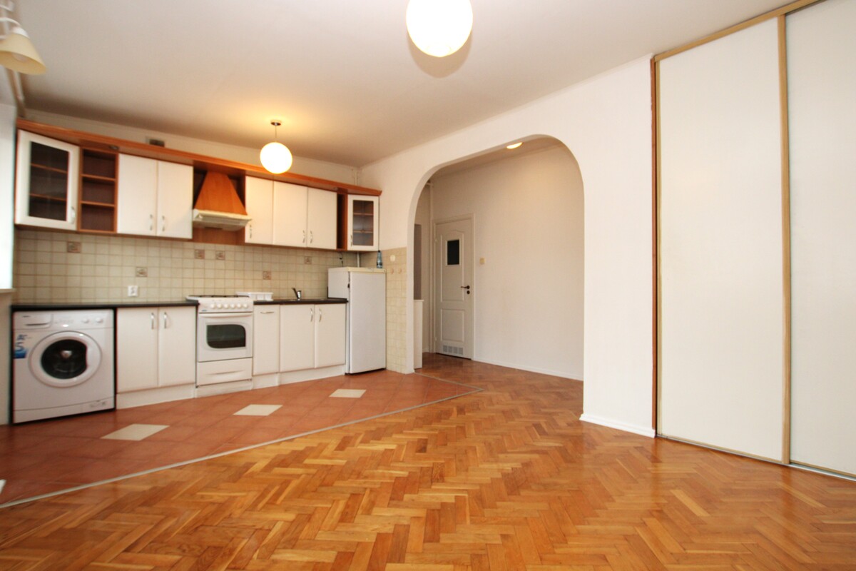 Elbląg NIERUCHOMOŚCI ANNA KRASZEWSKA Mieszkanie dwupokojowe w centrum miasta ul. Hetmańska