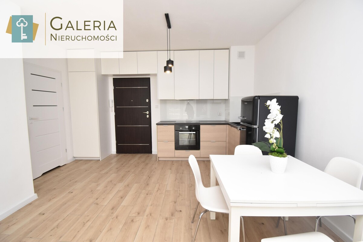 Elbląg GALERIA NIERUCHOMOŚCIZ pasji i miłości do nieruchomościNa sprzedaż: Dwupokojowe mieszkanie na parterzeul.