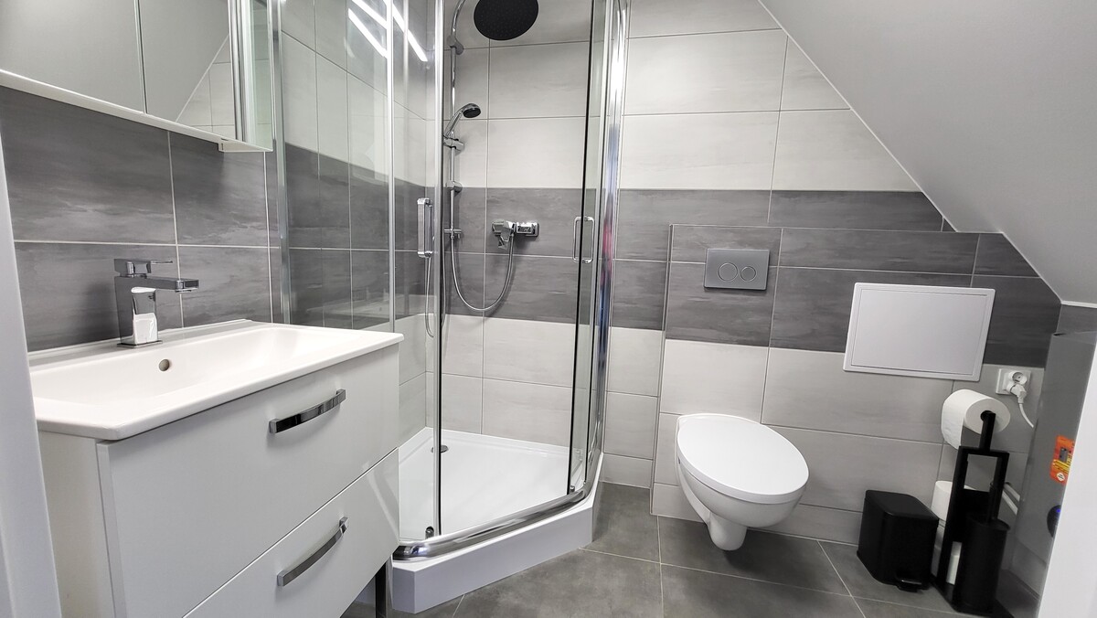 Elbląg KWADRAT NIERUCHOMOŚCIkawalerka z garderobąpo generalnym remonciekamienica w trakcie termomodernizacjiniskie