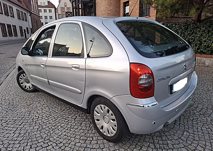 Elbląg CITROEN XSARA Picasso1.6 Benzyna2010 rokNAJBOGATSZE WYPOSAŻENIEKlimatyzacja MROZIOpłaty na Rok---
