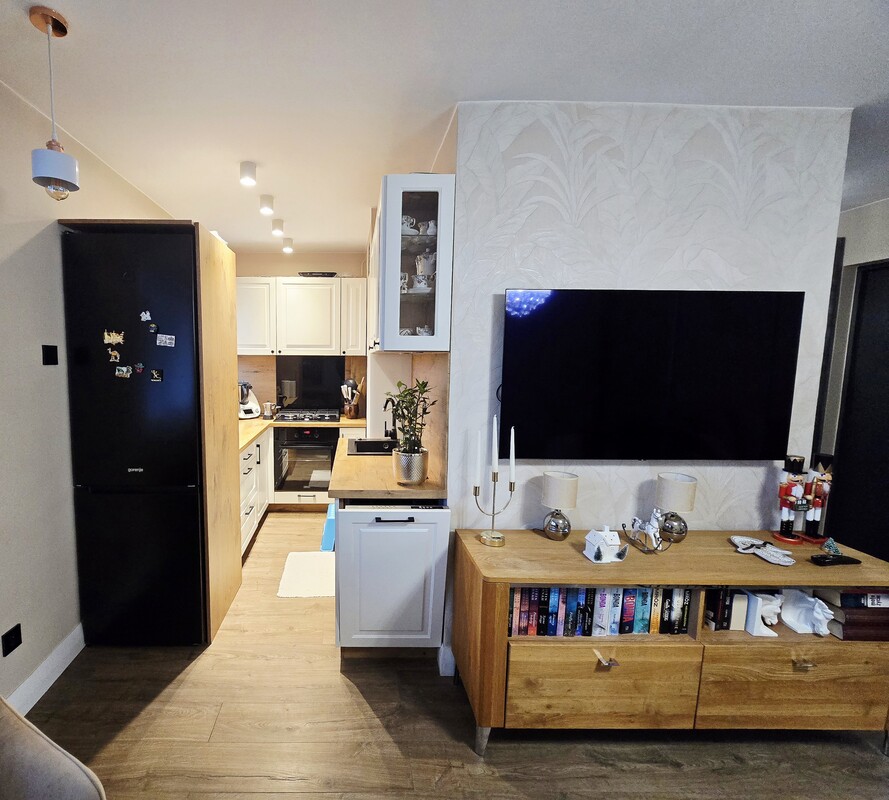 Elbląg Na sprzedaż ustawne 2-pokojowe mieszkanie, w centrum miasta. Mieszkanie usytuowane jest przy ulicy