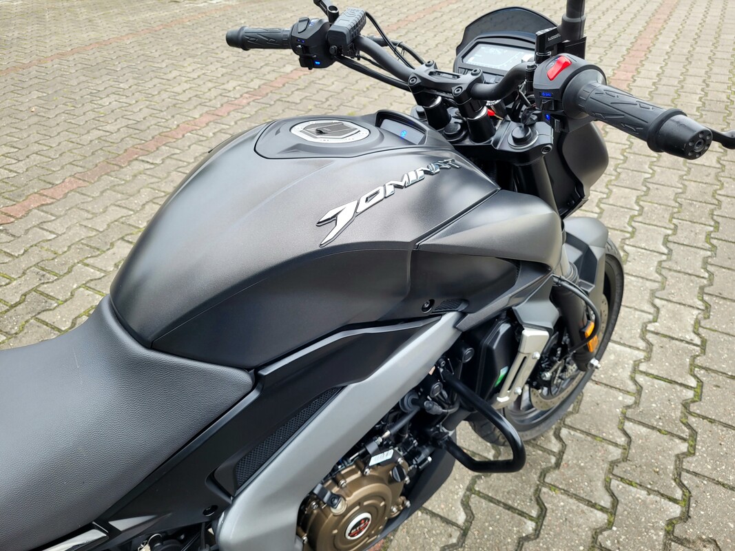 Elbląg SPRZEDAMMarka: BAJAJModel: DOMINAR 400Rok produkcji: 2018 REJ. : 2019🏍️