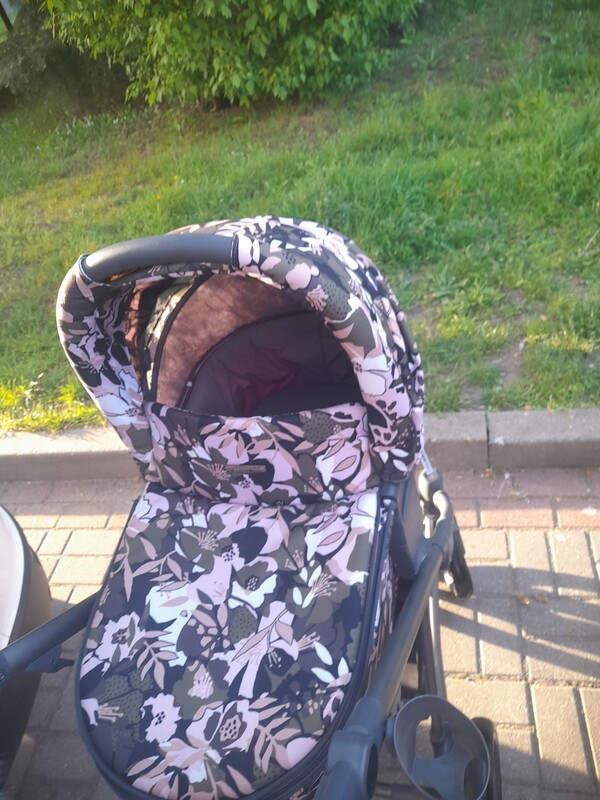 Elbląg Witam, sprzedam wozek dziecięcy Flavio Bebetto. W zestawie znajduje się gondola oraz spacerówka a także