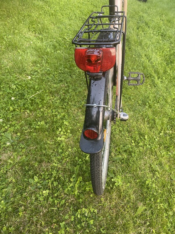 Elbląg Sprzedam rower cossack w pełni sprawny, rozmiar opon 28 cali, przerzutki 3 biegowe. Stan bardzo dobry. Po
