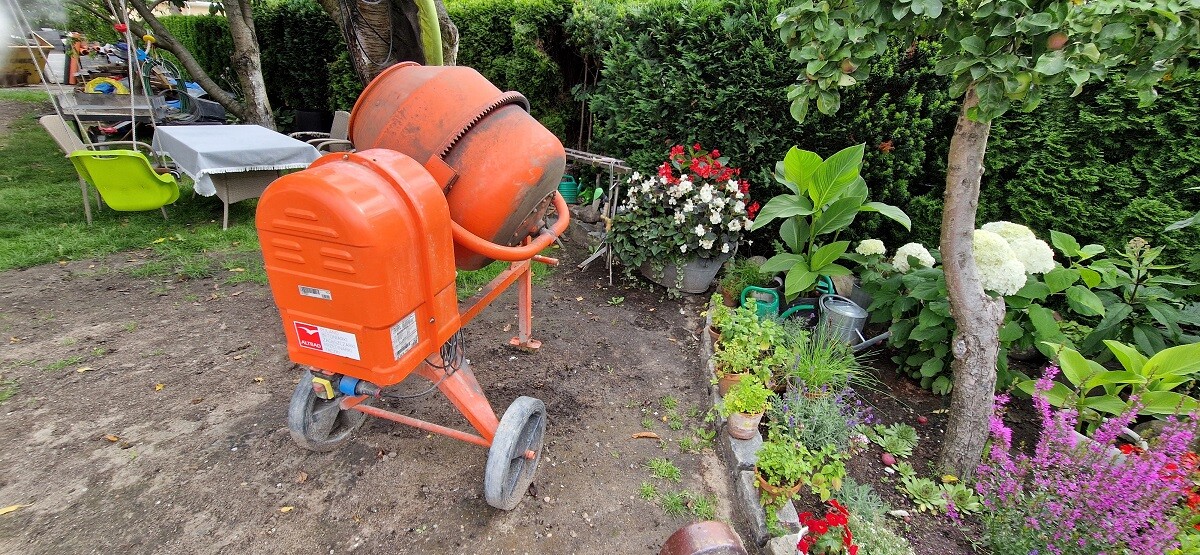Elbląg Sprzedam betoniarkę ALTRAD MK-185 PROFI 140/180L 230V 1faza 900W KORBA. Betoniarkę używano do celów prywatnych.
