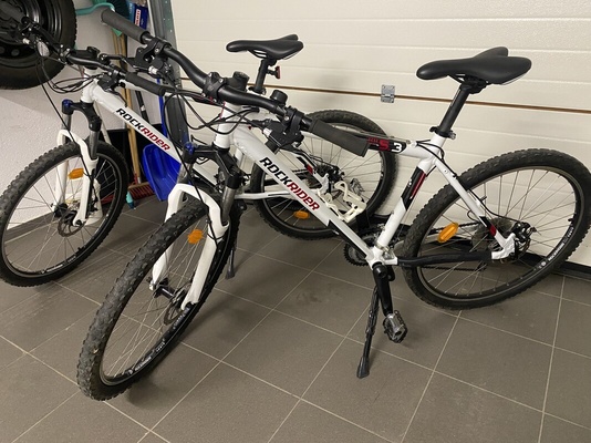 Elbląg Sprzedam
Rower rockrider 5.3
Rama-rockrider aluminiowa
Przerzutki-sram x5
Przełożenia 0-3,0-9
Hamulce