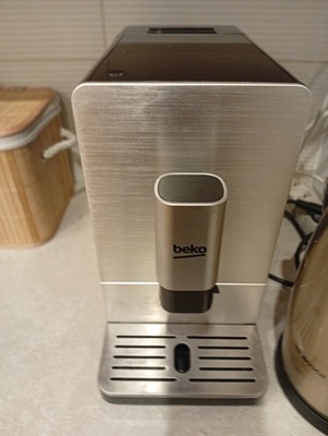 Elbląg sprzedam ekspres automatyczny do kawy  Beko Ceg 5331x posiada młynek do chwili obecnej sprawny  w tej chwili