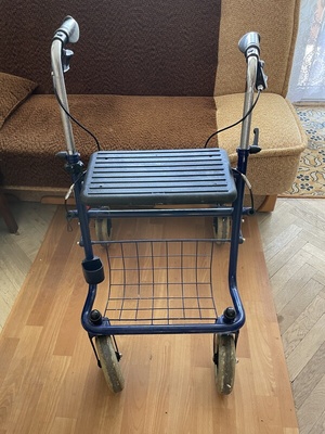 Elbląg Sprzedam:
podpórkę czterokołową  - 29 zł
stabilizator prawego uda-69 zł
