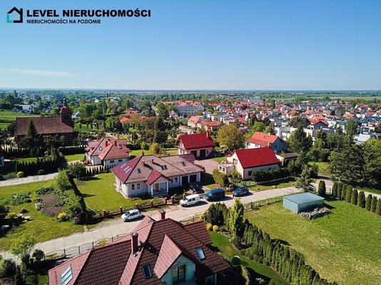 Elbląg LEVEL NIERUCHOMOŚCI  Dom, warsztat na dużej działce w mieście  Zabudowa 257m2,działka 1340m2 