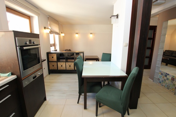 Elbląg   *** ODDAM ZA DARMO ***  STÓŁ +  4 KRZESŁA      