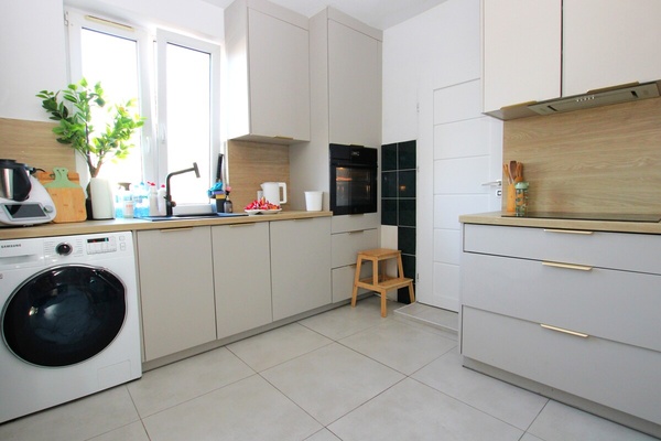 Elbląg NIERUCHOMOŚCI ANNA KRASZEWSKA Mieszkanie 5-pokojowe z ogródkiem przy budynku ul. Niska