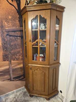 Elbląg Sprzedam witrynę narożna. Wymiary wysokość 190 cm, szerokość 30x45x30