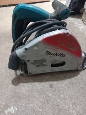 Elbląg Sprzedam pilarke ręczną makita sp6000.używana. stan dobry. cena jaka mnie interesuje to 600zł.